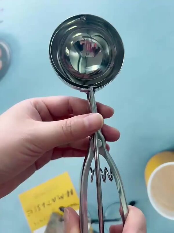 ที่ตักไอศกรีมสแตนเลส ขนาด 4 5 6 ซม. กดปล่อยง่าย มือเดียวก็ใช้ได้ เหมาะกับไอติม แป้ง เบเกอรี่