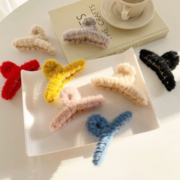 กิ๊บแฟชั่นขนฟูผู้หญิง สีหวานสไตล์เกาหลี ติดผมแน่นไม่หลุด นุ่มมือใส่สบาย