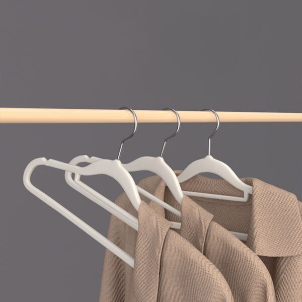 ไม้แขวนเสื้อกำมะหยี่แพ็ค 10 ชิ้น ตะขอหมุน 360 องศา กันลื่นสไตล์มินิมอล แข็งแรง ทนทาน ไม่ทำลายผ้า