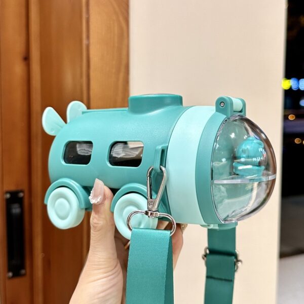 ขวดน้ำลายรถบัส 500 มล. กันรั่ว สำหรับเด็กผู้ชายและเด็กผู้หญิง ขวดน้ำพกพาน่ารัก เหมาะสำหรับใช้งานทุกวัน