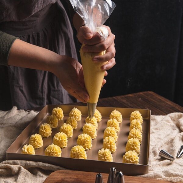 ถุงบีบครีมพลาสติก แบบหนาเหนียวพิเศษ ใช้แล้วทิ้ง มีให้เลือก S M L ถุงบีบแต่งเค้ก วิปครีม ทนแรงบีบ